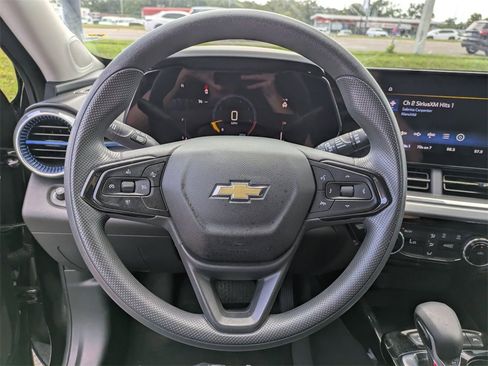 Used 2024 Chevrolet Trax LT image 22