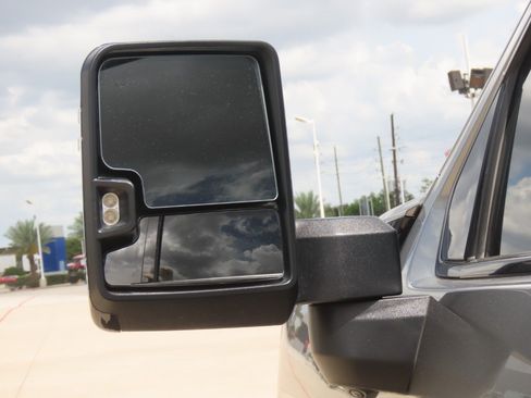 Used 2024 GMC Sierra 2500 AT4 AWD/4WD image 18