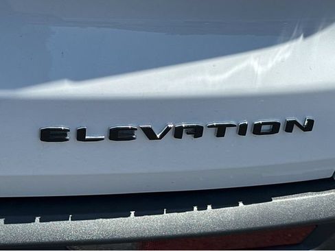 New 2025 GMC Acadia Elevation w/ Elevation Premium Package AWD/4WD image 13