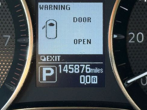 Used 2017 Nissan Armada SV image 23