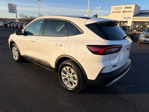 Used 2025 Ford Escape Active image 3