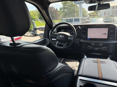 Used 2024 Ford F350 Platinum w/ FX4 Off-Road Package AWD/4WD image 31