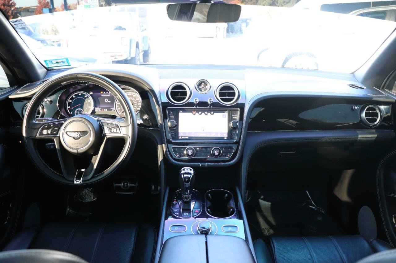 Used 2018 Bentley Bentayga AWD/4WD image 16