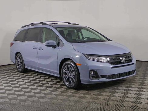 New 2026 Honda Odyssey Touring image 2
