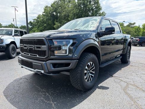 Used 2019 Ford F150 Raptor w/ Equipment Group 802A Luxury AWD/4WD image 2