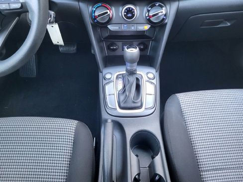 Used 2018 Hyundai Kona SE image 33