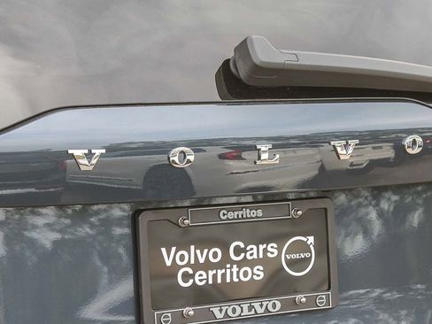 New 2026 Volvo XC90 T8 Plus w/ Protection Package Premier AWD/4WD image 10