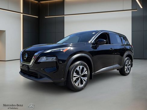 Used 2021 Nissan Rogue SV FWD image 1