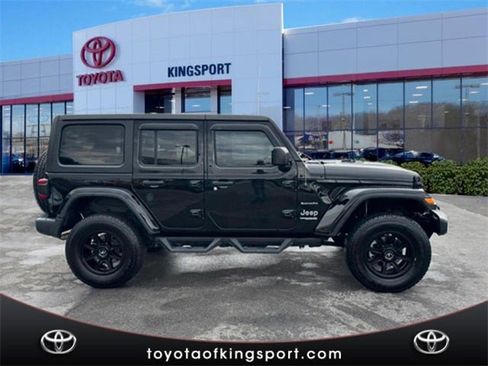 Used 2020 Jeep Wrangler Unlimited Sahara w/ Safety Group image 6