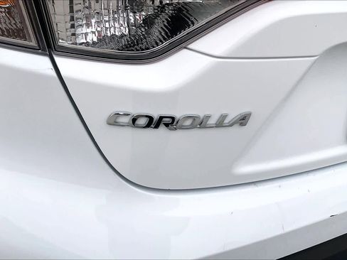 Used 2024 Toyota Corolla LE FWD image 30