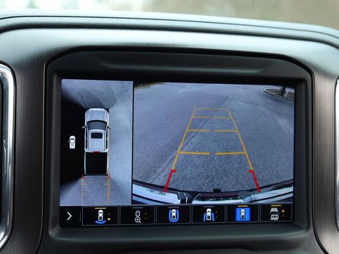 Used 2021 GMC Sierra 1500 AT4 w/ AT4 Value Package image 32