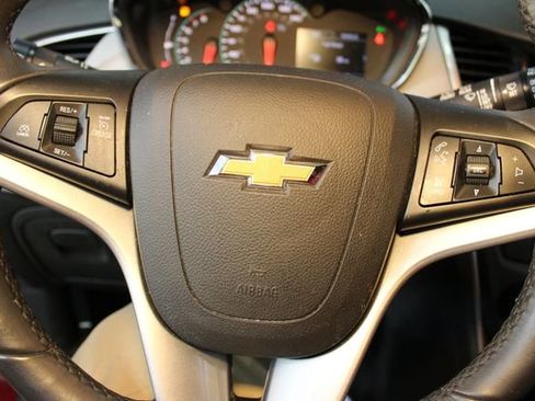 Used 2021 Chevrolet Trax LT w/ Driver Confidence Package AWD/4WD image 18