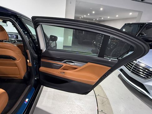 Used 2022 BMW 740i xDrive w/ M Sport Package AWD/4WD image 71