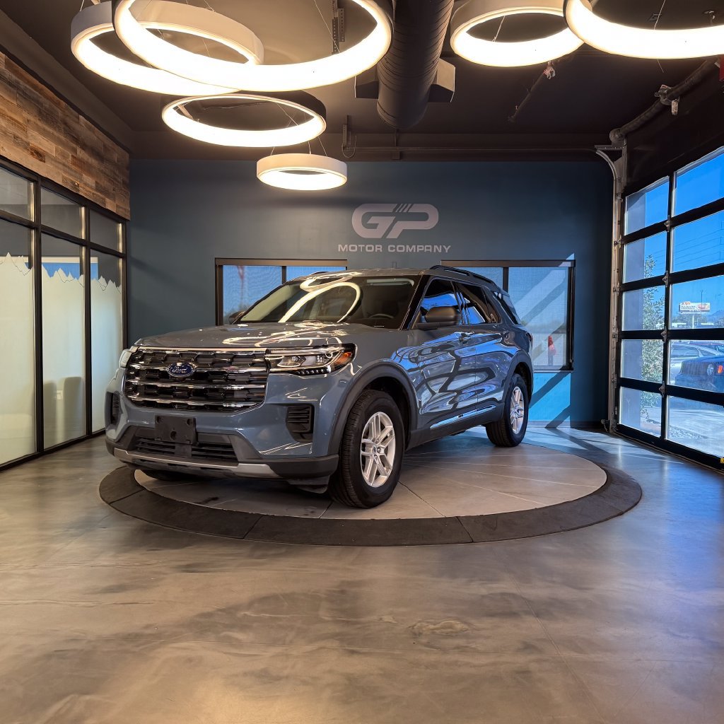 Used 2025 Ford Explorer Active AWD/4WD image 7