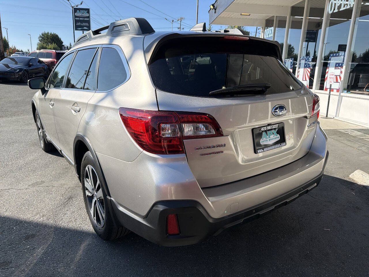 Used 2018 Subaru Outback 2.5i Limited AWD/4WD image 4