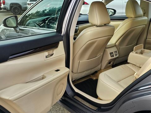 Used 2013 Lexus ES 350 4dr Sdn image 15