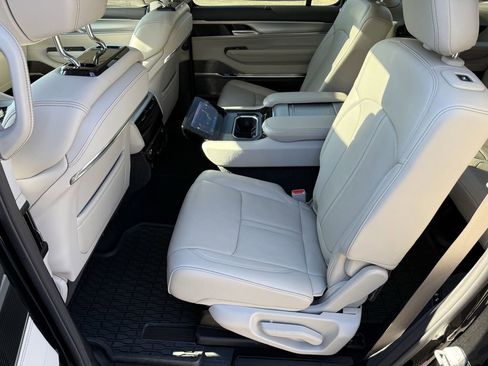 Used 2023 Jeep Grand Wagoneer Series I image 11