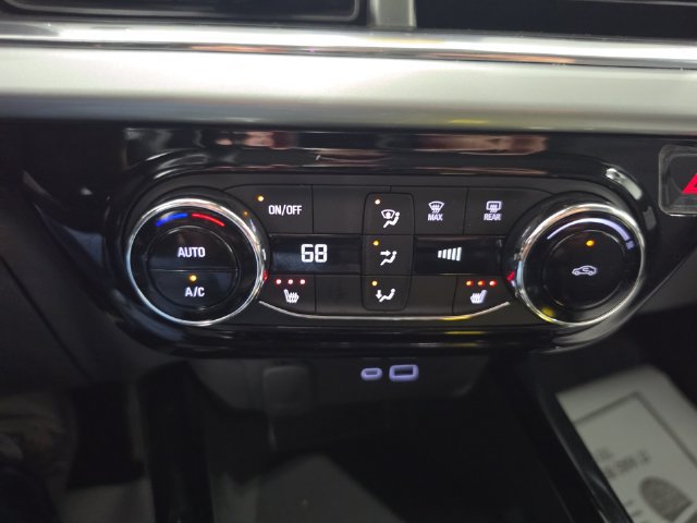 Used 2025 Chevrolet Trax LT w/ Driver Confidence Package FWD image 15