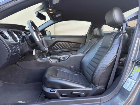 Used 2010 Ford Mustang Premium image 33