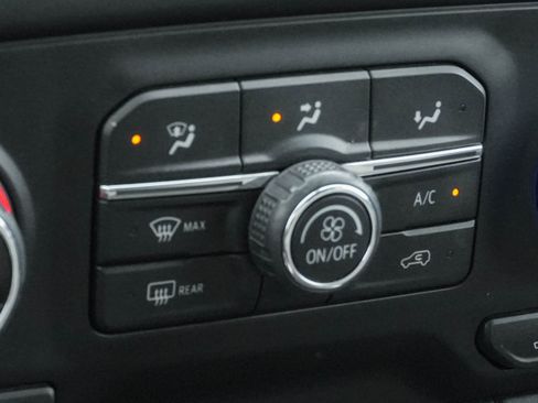 Used 2020 Chevrolet Silverado 1500 LT Trail Boss AWD/4WD image 28