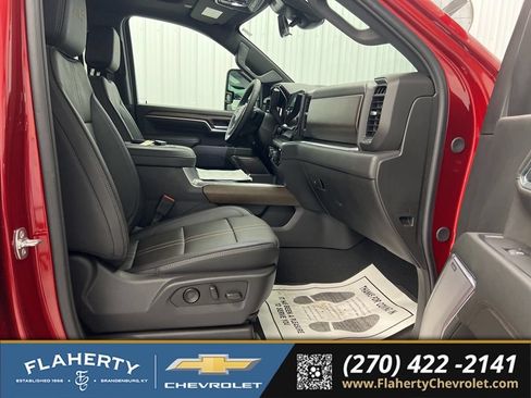 Used 2025 Chevrolet Silverado 3500 High Country w/ Technology Package AWD/4WD image 15