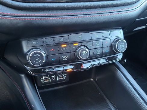 Used 2023 Dodge Durango GT image 35