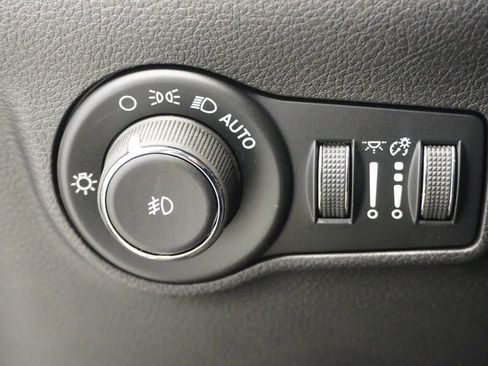 New 2026 Jeep Compass Limited image 33