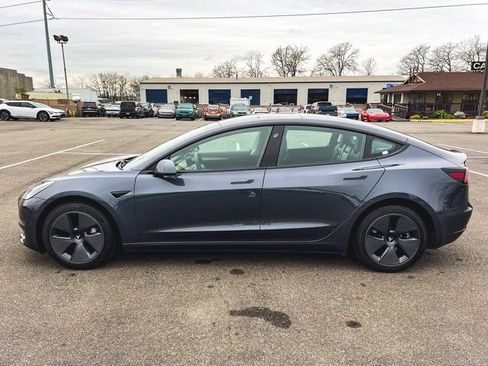 Used 2023 Tesla Model 3 Standard Range image 9