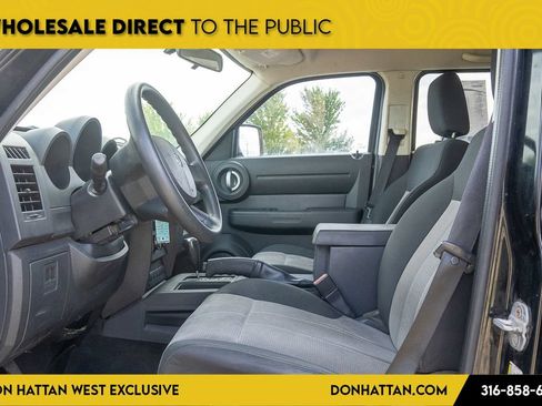 Used 2007 Dodge Nitro SXT RWD image 3
