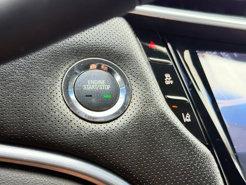 Used 2013 Cadillac XTS Premium image 24