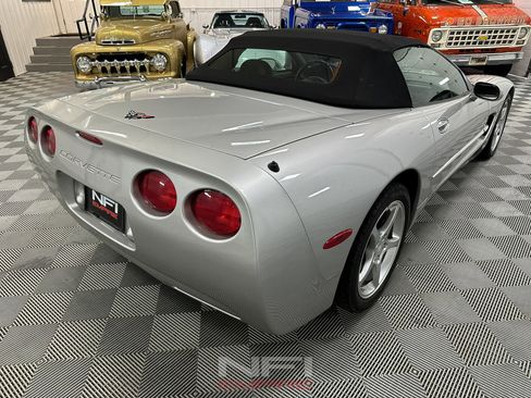 Used 2004 Chevrolet Corvette Convertible w/ Preferred Equipment Group image 15