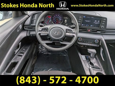 Used 2021 Hyundai Elantra SEL FWD image 17