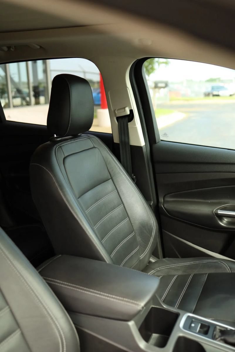 Used 2018 Ford Escape Titanium w/ Ford Safe & Smart Package FWD image 47