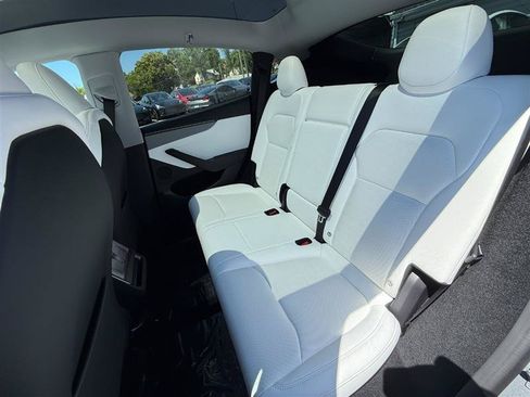 Used 2026 Tesla Model Y Long Range AWD/4WD image 14