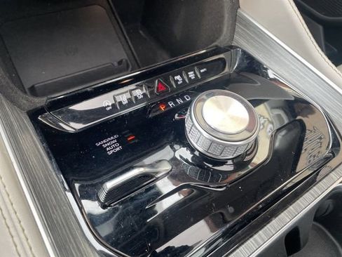 Used 2023 Jeep Wagoneer Series II w/ Premium Group I image 27