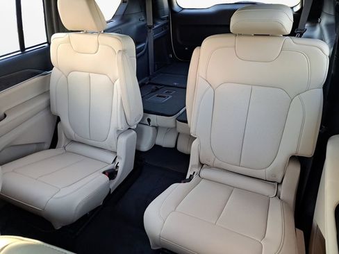 New 2025 Jeep Grand Cherokee L Limited image 22