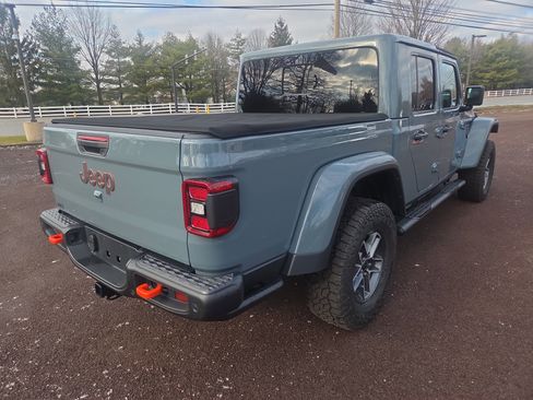 Used 2024 Jeep Gladiator Mojave image 3