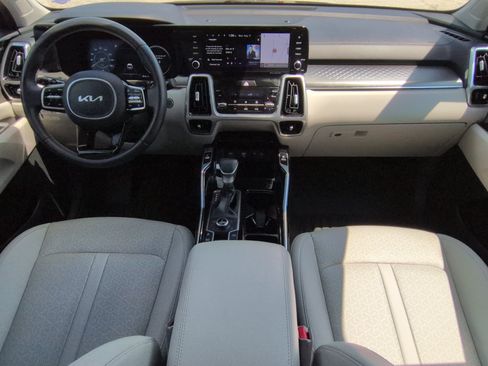 Used 2023 Kia Sorento SX AWD/4WD image 13