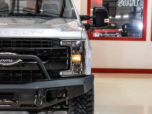 Used 2019 Ford F250 Lariat w/ Lariat Ultimate Package image 41