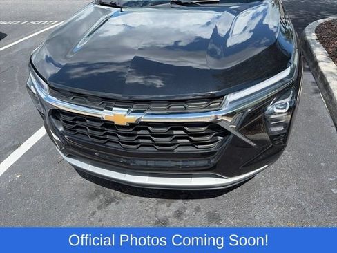 Used 2024 Chevrolet Trax LT w/ Driver Confidence Package FWD image 5