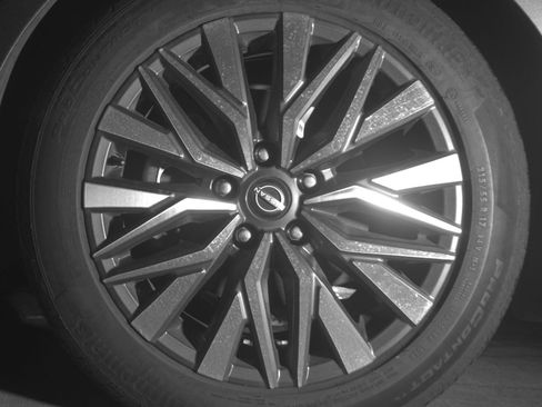 Used 2025 Nissan Altima 2.5 SV FWD image 12
