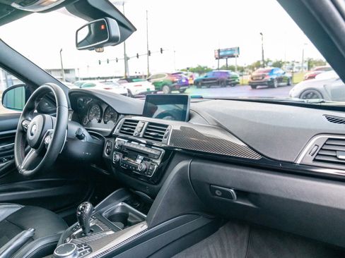 Used 2018 BMW M3 Competition image 36