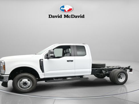 New 2025 Ford F350 XL w/ XL Chrome Package image 17