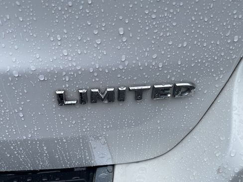 Used 2016 Jeep Grand Cherokee Limited image 6