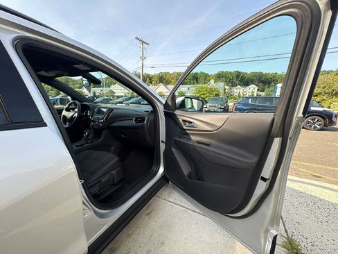 Used 2022 Chevrolet Equinox RS AWD/4WD image 46