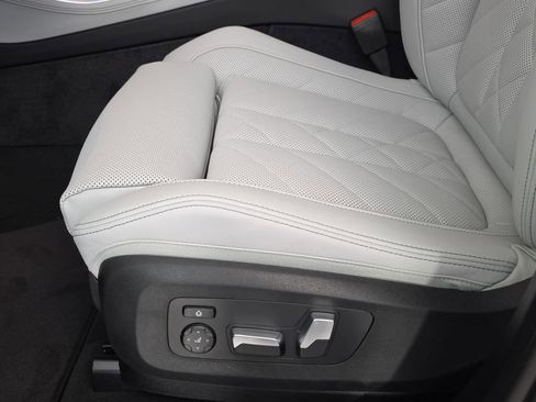 New 2026 BMW X5 xDrive40i w/ M Sport Package image 28