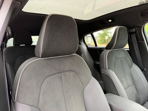 Certified 2023 Volvo C40 P8 Recharge Ultimate w/ Protection Package Premier AWD/4WD image 11