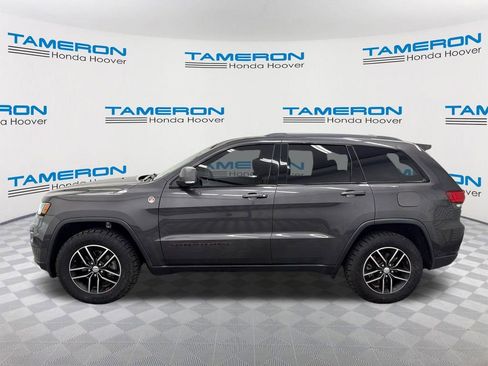 Used 2017 Jeep Grand Cherokee Trailhawk AWD/4WD image 2