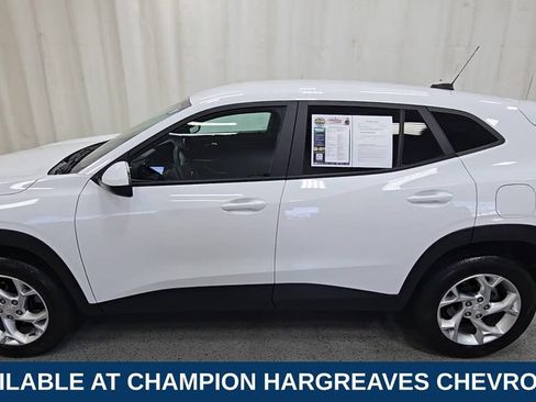 Used 2024 Chevrolet Trax LS w/ LS Convenience Package FWD image 6