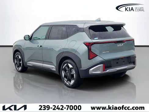 New 2027 Kia Seltos S FWD image 4
